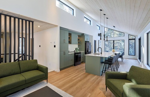 Shannon Ski Chalet | Chalet La Blanche, private spa