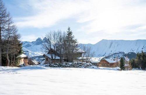 Albiez-le-Vieux Ski Chalet | Chalet les aiguilles