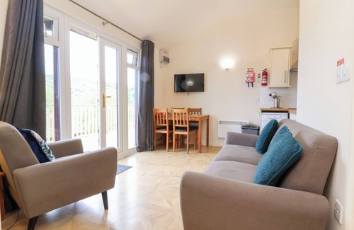 Combe Martin Cottage | CHALET LOG CABIN L10, pet friendly, with a garden in Combe Martin
