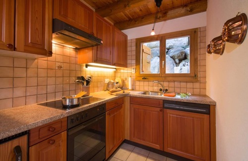 Mayens-de-Riddes Ski Chalet | Chalet Mar'Mot - Four Bedroom Chalet, Sleeps 8
