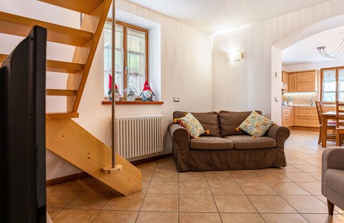 Castel Ivano Ski Chalet | Chalet 'Maso Gigi' with Mountain View, Private Garden and Wi-Fi