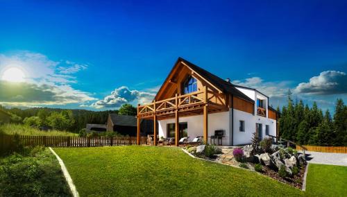 Huty Cabin | Chalet Oasis - Luxury 5-Bedroom Chalet with Panoramic Views