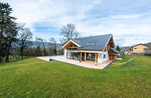 La Motte-en-Bauges Ski Chalet | Chalet Rossanaz