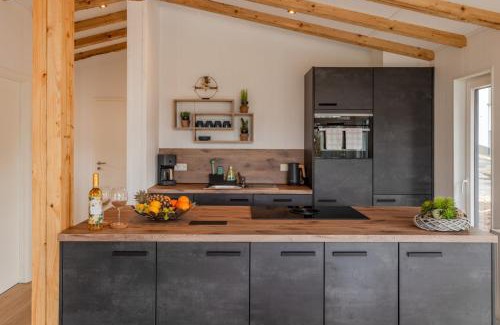 Hillesheim House | Chalet Seeblick I Terrasse I Aussicht I Wandern