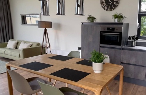 Enkhuizen House | Chalet Sunrise mit Großem Garten & Sonnen-terrasse mit Meerblick für 4 Personen
