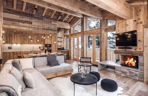 Le Fornet Ski Chalet | Chalet, terrace, fireplace or stove, ski locker, 150m², Val d'Isère