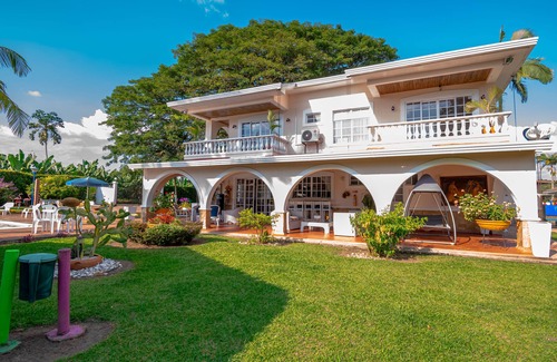 La Tebaida Ski Chalet | Chalet Villa Puebla