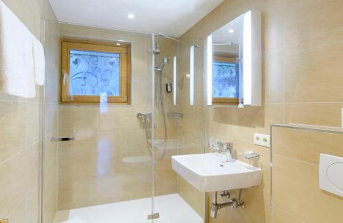 Tschagguns Ski Chalet | Chalet Waldhaus Rappakopf
