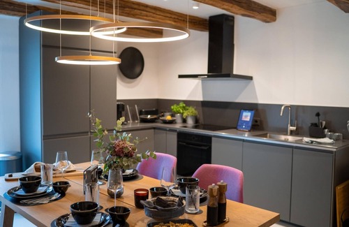 Laaben bei Neulengbach Ski Chalet | Chalet 'Weidehaus De Luxe' with Mountain View, Private Terrace and Wi-Fi