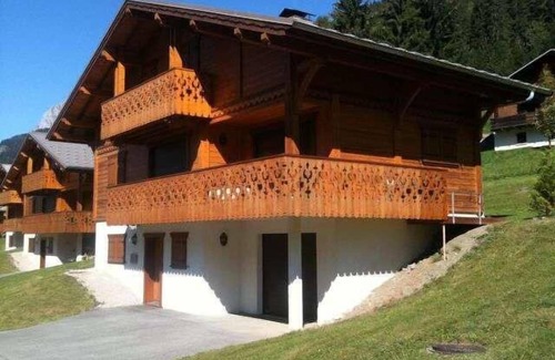 La Chapelle-d'Abondance Ski Chalet | Chalet, wifi, terrace, balcony, fireplace or stove, parking, tv, ski locker, 120m²