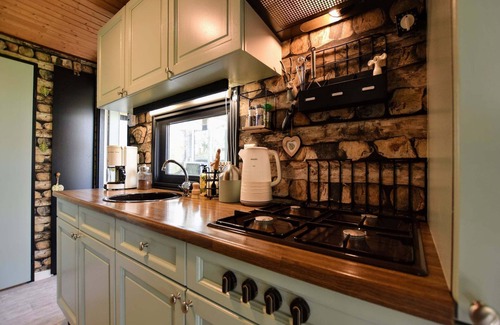 Garderen Ski Chalet | Chalet with balcony in Veluwe