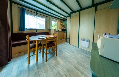 Tauriers Ski Chalet | Chalet with terrace in the countryside, ideal quiet location.