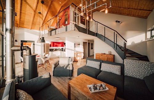 Lobnitz House | Chalet100 with private beach, sauna, fireplace and gallery on Lake Mühlfeld