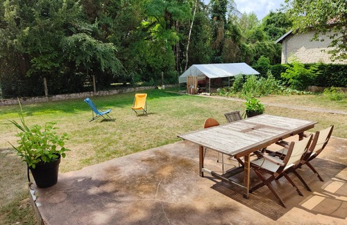 Dieue-sur-Meuse House | Chaleureuse maison avec jardin clôturé - 6 couchages - DIEUE