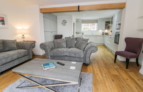 Flamborough Cottage | CHALKSTONE COTTAGE, pet friendly, with open fire in Flamborough