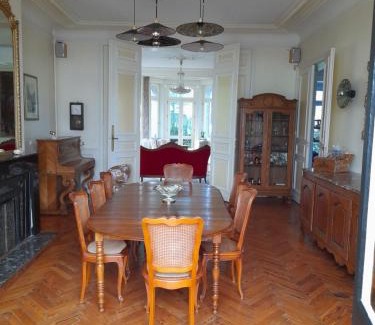 Saint-Pierre-Brouck Bed & Breakfast | Chambre au Château de St-Pierre-Brouck