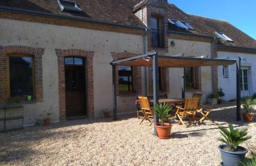 Sarge-sur-Braye House | Chambre Avec SDB Privative en Pleine Campagne 1