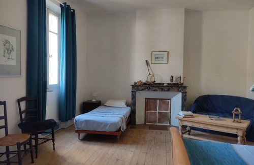 Moissac Bed & Breakfast | Chambre bleue - 1st floor - 5 minutes from the city center