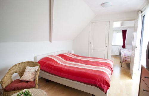 Assendelft Bed & Breakfast | Chambre Confortable au Bord du Canal