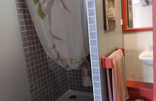Saint-Romain-de-Benet Bed & Breakfast | Chambre D'hôtes Spacieuse Entre Terre et mer Dans la Campagne Paisible