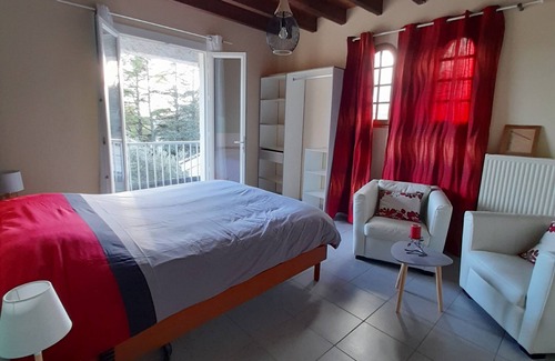 Chauzon Bed & Breakfast | Chambre D'hôtes au Calme à 5 Minutes de la Rivière