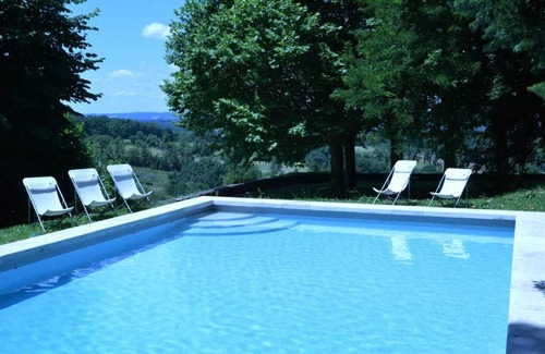 Lissac-sur-Couze Bed & Breakfast | Chambre d'hôtes chez Johannes et Adèle