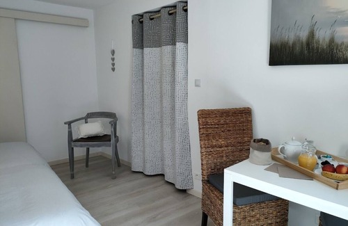 Lias-d'Armagnac Bed & Breakfast | Chambre D'hôtes Tournesol, Tout Confort, Piscine en Campagne Gersoise