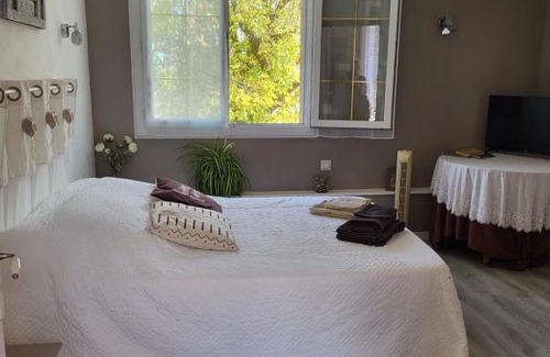 Espedaillac Bed & Breakfast | Chambre d'hôtes le chat botté