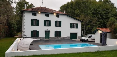 Ayherre Bed & Breakfast | Chambre d'Hôtes Moulin Urketa