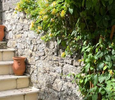 Moulezan House | Chambre de Cottage