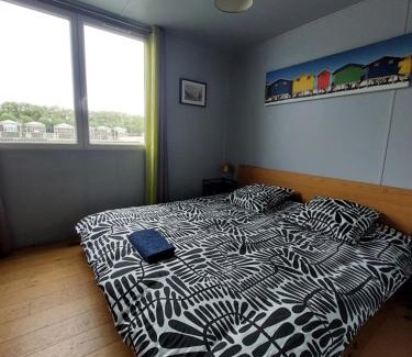 Sevres Boat Rental | Chambre en Seine chez Philippe