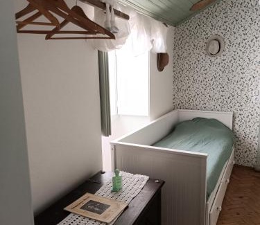 Capelas Bed & Breakfast | Chambre familiale chez "Casa Portuguesa", accès piscine-jardin-1h15 Lisboa