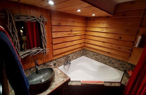 La Bollene-Vesubie Apartment | Chambre La Séquoiane Col de Turini