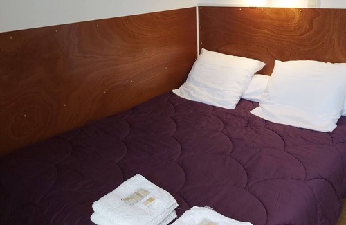 Generac Bed & Breakfast | Chambre Meublée Avec Kitchenette Dans un Jardin Fleurie à la Campagne