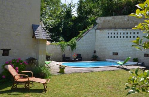 Thizay Bed & Breakfast | Chambre Pantagruel Le dolmen