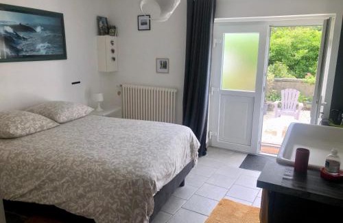 Monceaux-en-Bessin Bed & Breakfast | CHAMBRE POMME HAPPY close to Bayeux Normandie 2 pers