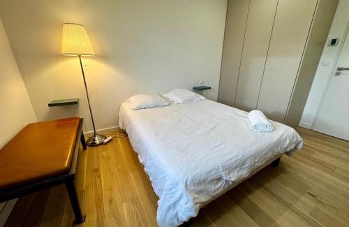Genay House | Chambre privée climatisée avec salle de bains partagée-le Sapin