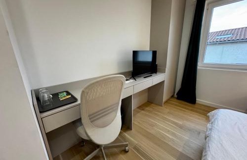 Genay House | Chambre privée climatisée avec salle de bains partagée-le Sapin
