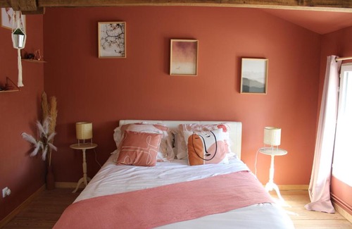 La Brousse House | Chambre terracotta à la campagne