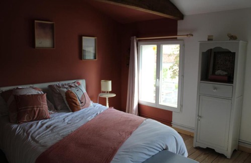 La Brousse House | Chambre terracotta à la campagne