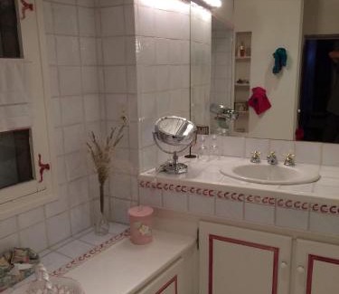 Saint-Jean-du-Bruel Bed & Breakfast | Chambre Thomas