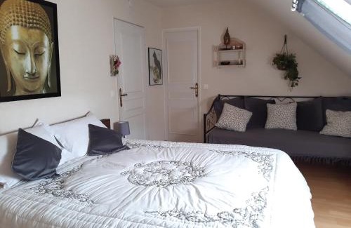 Auffreville-Brasseuil Bed & Breakfast | Chambres d'hôtes Les Hauts de la Vaucouleurs suite Blanche Colombe