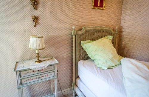 Chenehutte-Treves-Cunault Bed & Breakfast | Chambres d'Hôtes Manoir de Montecler