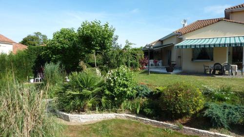 Limoges Bed & Breakfast | Chambres d'Hôtes de l'Auraine