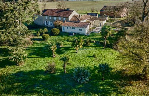 Valence-sur-Baise Bed & Breakfast | Chambres d'hôtes de charme avec piscine - Le Clos Boissiere