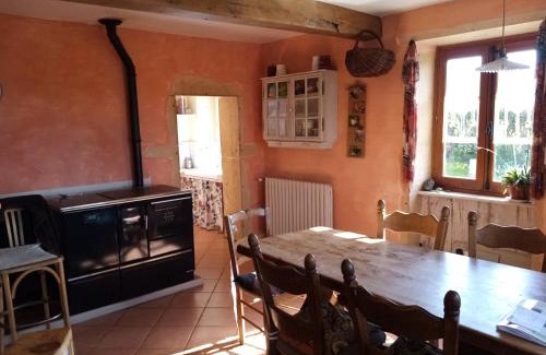Charlieu-Belmont Bed & Breakfast | Chambres D'hôtes LES PAPILLONS