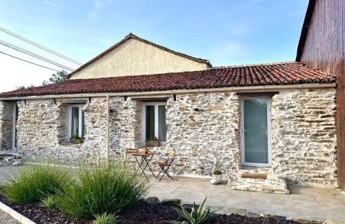 Le Busseau House | Chambres d'Hôtes 'SOUS L'OMBRE DES MIMOSAS'