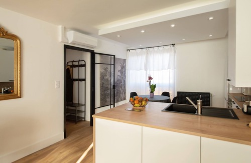 Albi Apartment | Champollion Appartment : A/C + Netflix + Garage