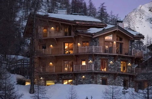 Le Cret Ski Chalet | Chamring Chalet in Val D'isère