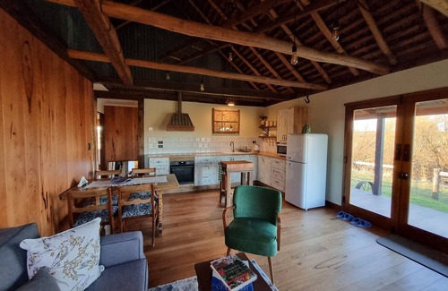 Neville Cottage | Chandlers Restn